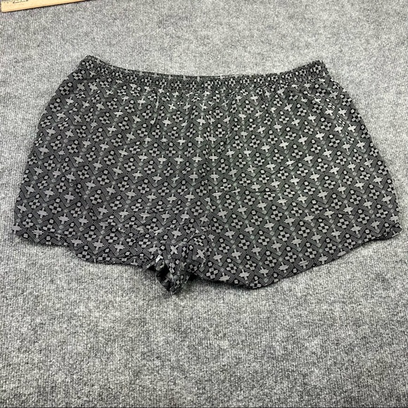 Old Navy Tribal Ikat Print Shorts, Black and White, Size Xl drawstring - Picture 7 of 9